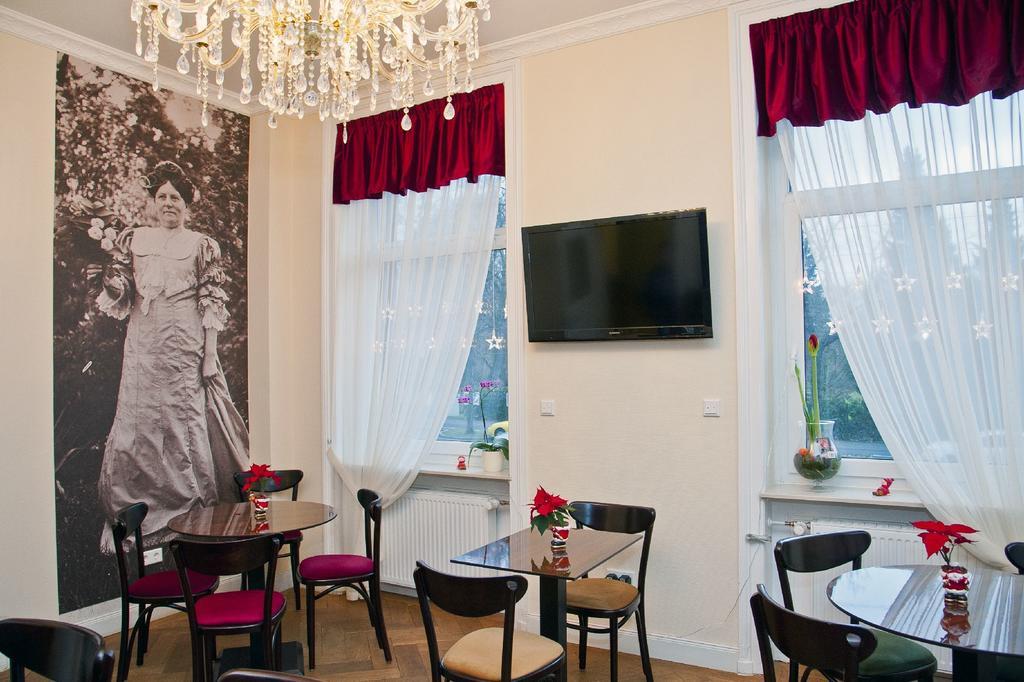 Arena Am Wasserpark Hotel 3*